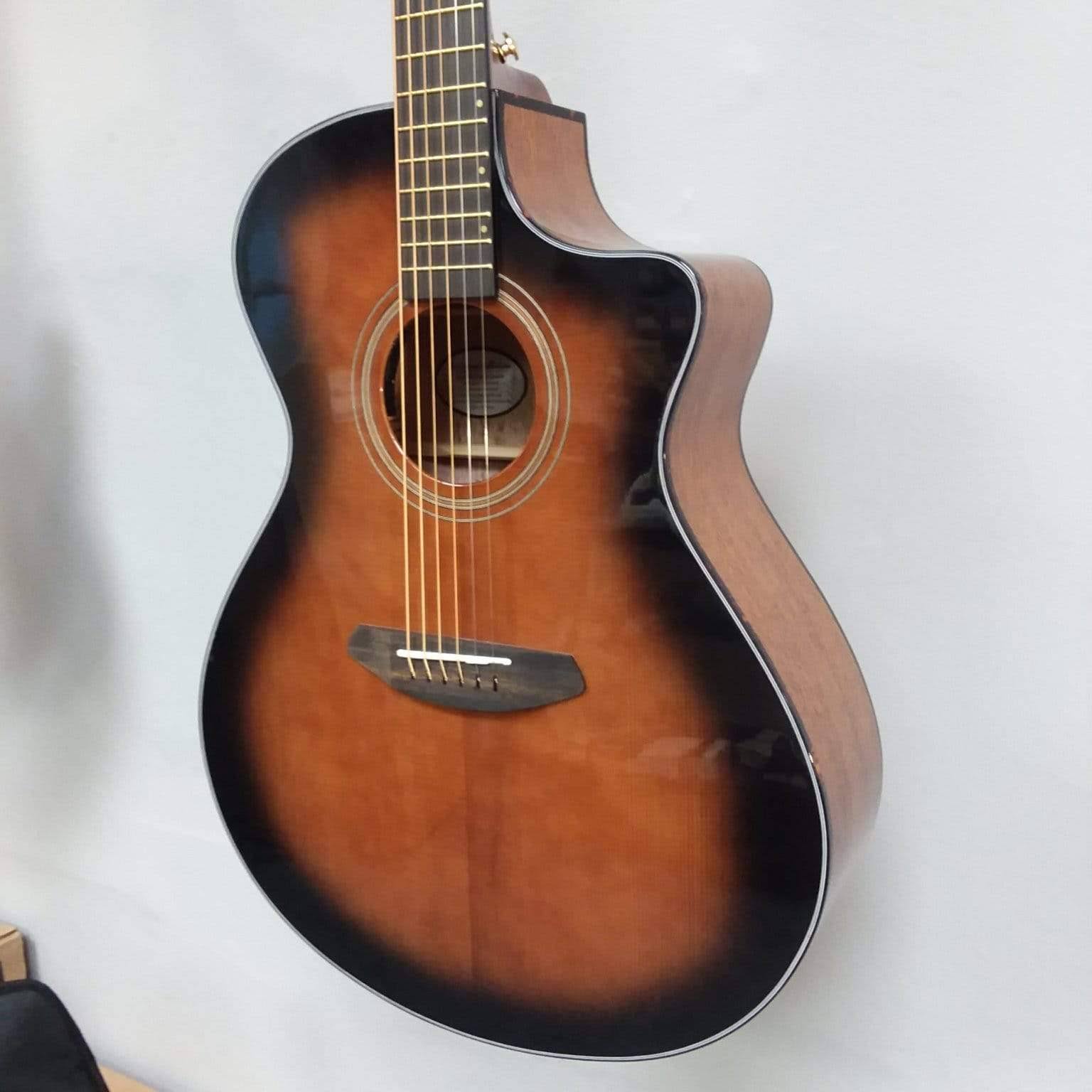 Breedlove Organic Performer Concerto CE Acoustic Electric Guitar Bourbon Burst