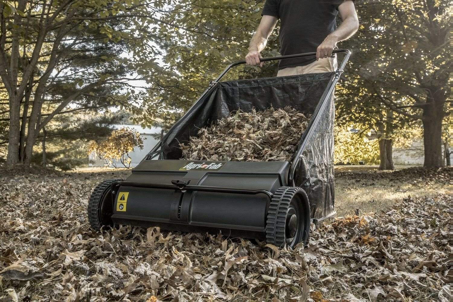 Agri-Fab 45-0218 26 in. Push Lawn Sweeper